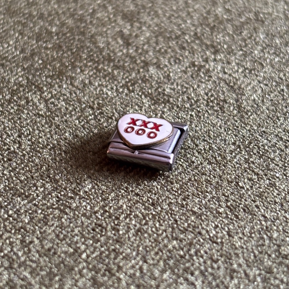 💋 Vintage Heart “XOXOXO” Italian bracelet single charm (2003)
